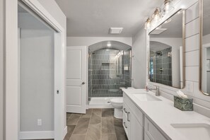 Huis, 4 slaapkamers | Badkamer | Handdoeken, shampoo