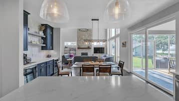 House, 4 Bedrooms | Private kitchen | Fridge, oven, coffee/tea maker, electric kettle