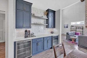 House, 4 Bedrooms | Private kitchen | Fridge, oven, coffee/tea maker, electric kettle