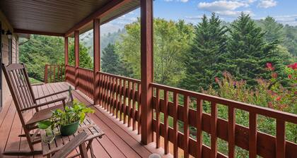 Whispering Pines - Spectacular Views & Hot Tub 3 Bedroom Home