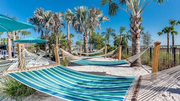 Vila, beberapa kamar | Kolam renang | Sebuah kolam renang air hangat