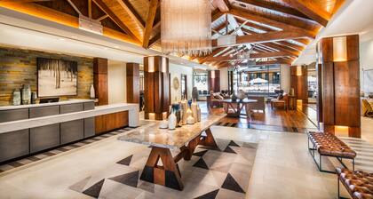 Luxury 4bdr Residence Steps From Heavenly Village 4 Bedroom Condo