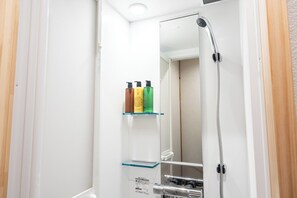Ducha, artículos de tocador ecológicos, secador de pelo, bidet