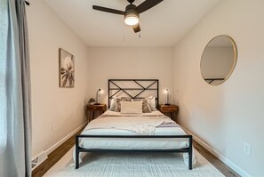 2 bedrooms, desk, iron/ironing board, WiFi