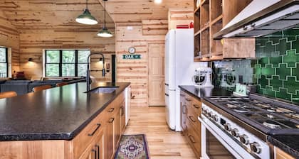 NEWConstruction 5 bedroom on Big Saint Germain Lake!