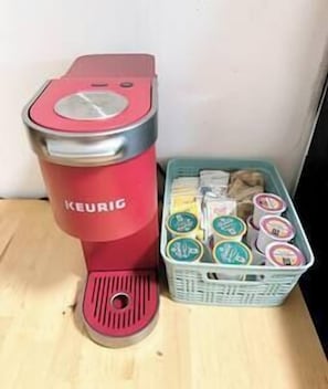 Coffee and/or coffee maker - 1157#3 / Tiny studio, Great Location, Dubuque (Dubuque)