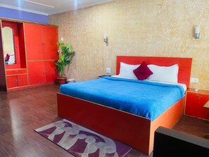 Familjerum - utsikt mot staden | Gratis wi-fi och sängkläder