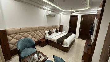 Ropa de cama de alta calidad, colchones viscoelásticos, escritorio