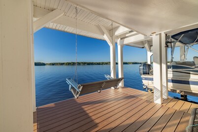Top Rated Luxury 8-bedroom house with Best Boathouse on Lake Gaston.