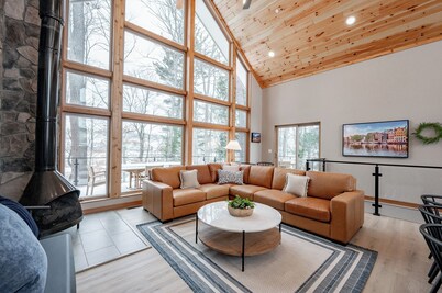 Dog Friendly Luxe Deep Creek Stay w/ Indoor Pool