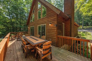 Outdoor dining - New! Charming Lake Chalet w/ Dock & Hot Tub (McHenry)