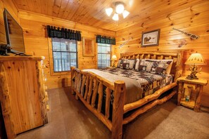 3 bedrooms, free WiFi, bed sheets - Non-Smoking 3BD w/ Hot Tub! Pool Table + Near TOWN (Sevierville)