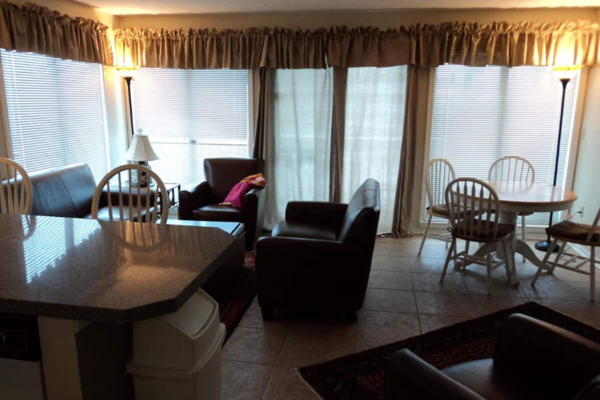 Comfort Condo, 2 Bedrooms, Patio, Beach View | Living room