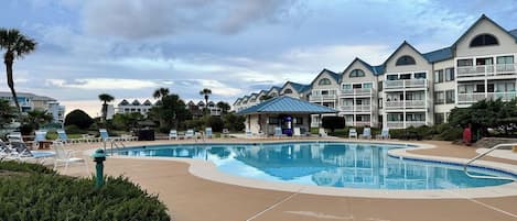 حمّام سباحة خارجي