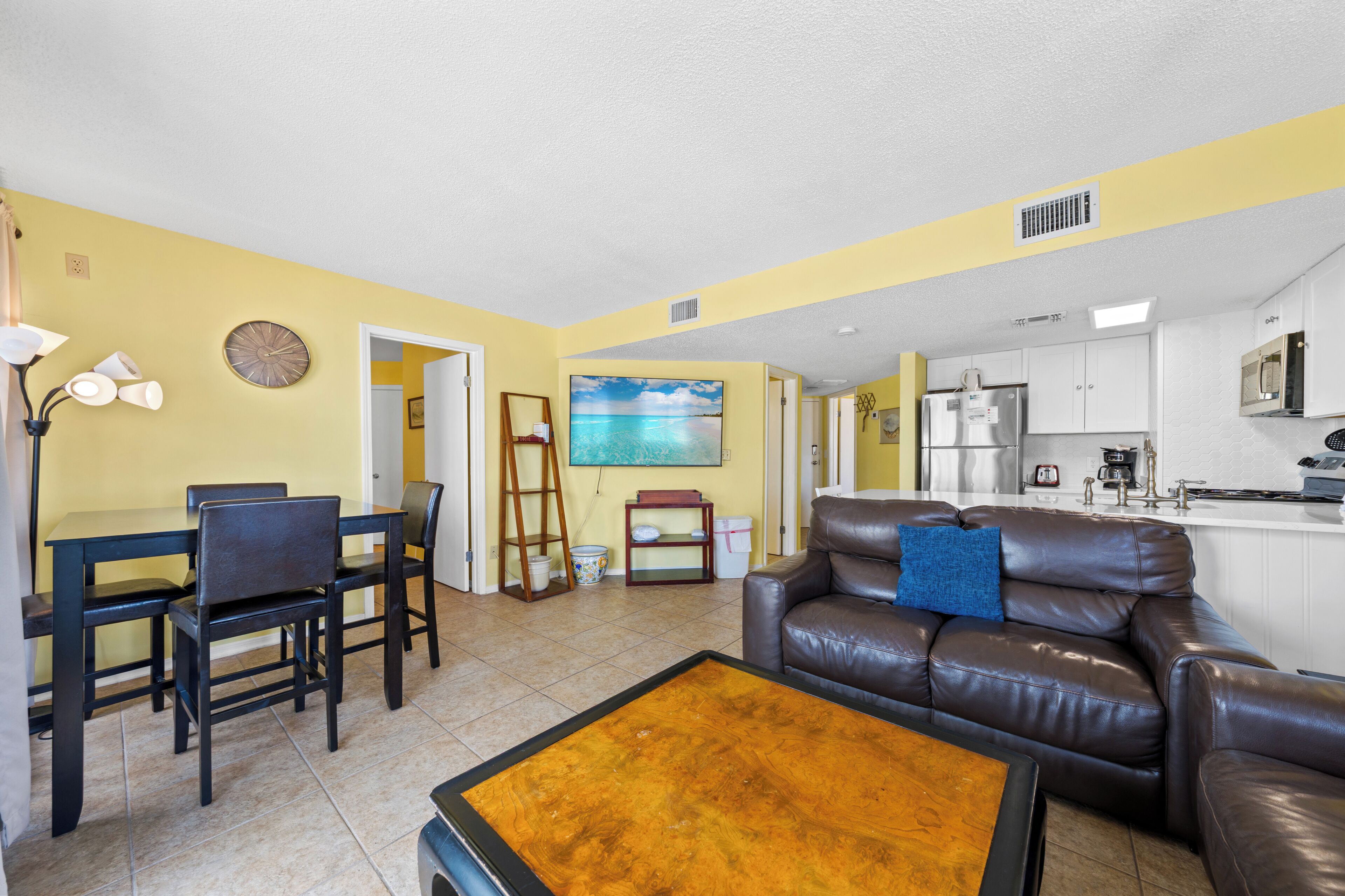 Appart'hôtel Confort, 2 chambres, patio, vue plage | Salle de séjour