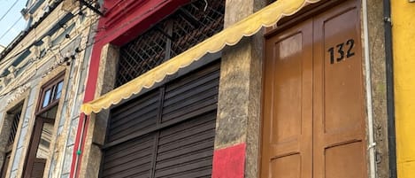 Mặt tiền nơi lưu trú
