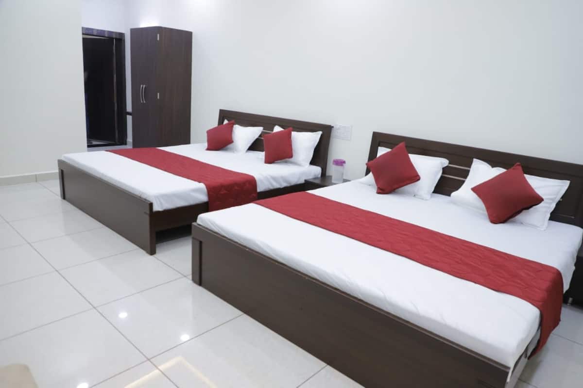 Family Room, City View | Free WiFi, bed sheets