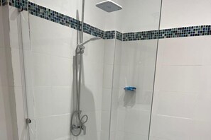 Handdoeken, zeep, shampoo, toiletpapier