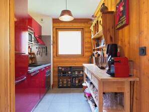 Fridge, microwave, oven, dishwasher - Apartment Christine, offering beautiful on-piste location with 3 bedrooms (Montgenèvre)