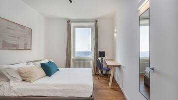 Fer et planche Ă repasser, draps fournis