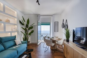 TV - La Perla sul Mare by Wonderful Italy (Genova)