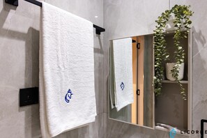 مجففات شعر، مناشف