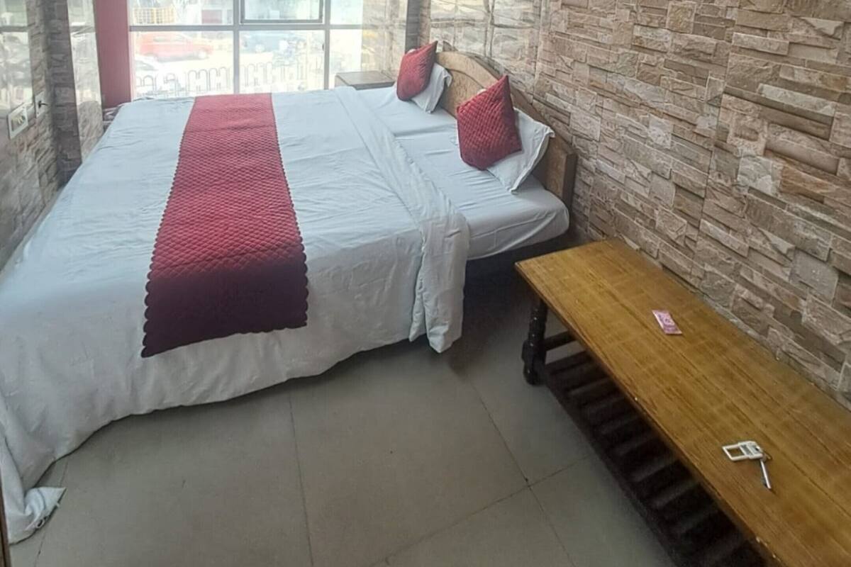 Classic Double Room, Multiple Bedrooms, City View | Soundproofing, WiFi (free), bed sheets