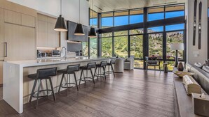 Interior - One Snowmass West 601 (Snowmass)
