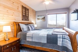 4 Schlafzimmer, Schreibtisch, Bügeleisen/Bügelbrett, Reisekinderbett