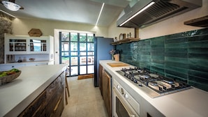 Unclassified image, 4 of 40, button - Rustic 4 bedroom villa with all the modern amenities in quiet surrounding (Mlini)