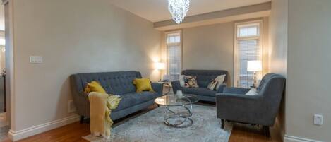 TV connectée, cheminée, jeux vidéo