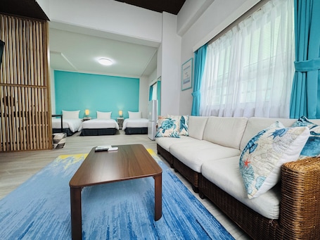 Triple Room | Down comforters, desk, laptop workspace, free WiFi