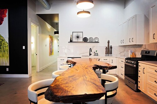 Frida's House - Historic Downtown 