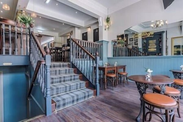 Dining - King Suite close to Manchester City Centre, R2 (Stockport)