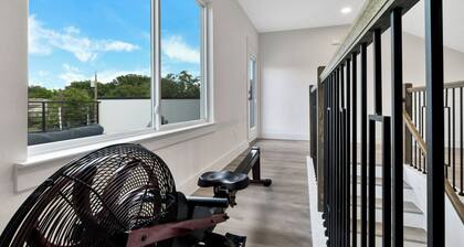 Perfect Dallas Oasis l Pet Friendly l Big Backyard