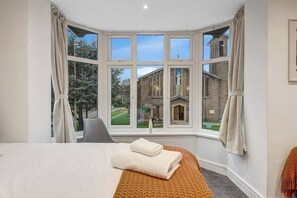 4 bedrooms, iron/ironing board, free WiFi, bed sheets - Oxford City Stay - Cowley House (Oxford)