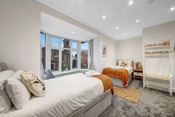 4 chambres, fer et planche à repasser, Wi-Fi gratuit, draps fournis