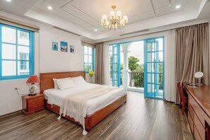 เอ็กซ์คลูซีฟวิลล่า | เตียงเมมโมรีโฟม, ห้องพักตกแต่งอย่างมีเอกลักษณ์, โต๊ะทำงาน