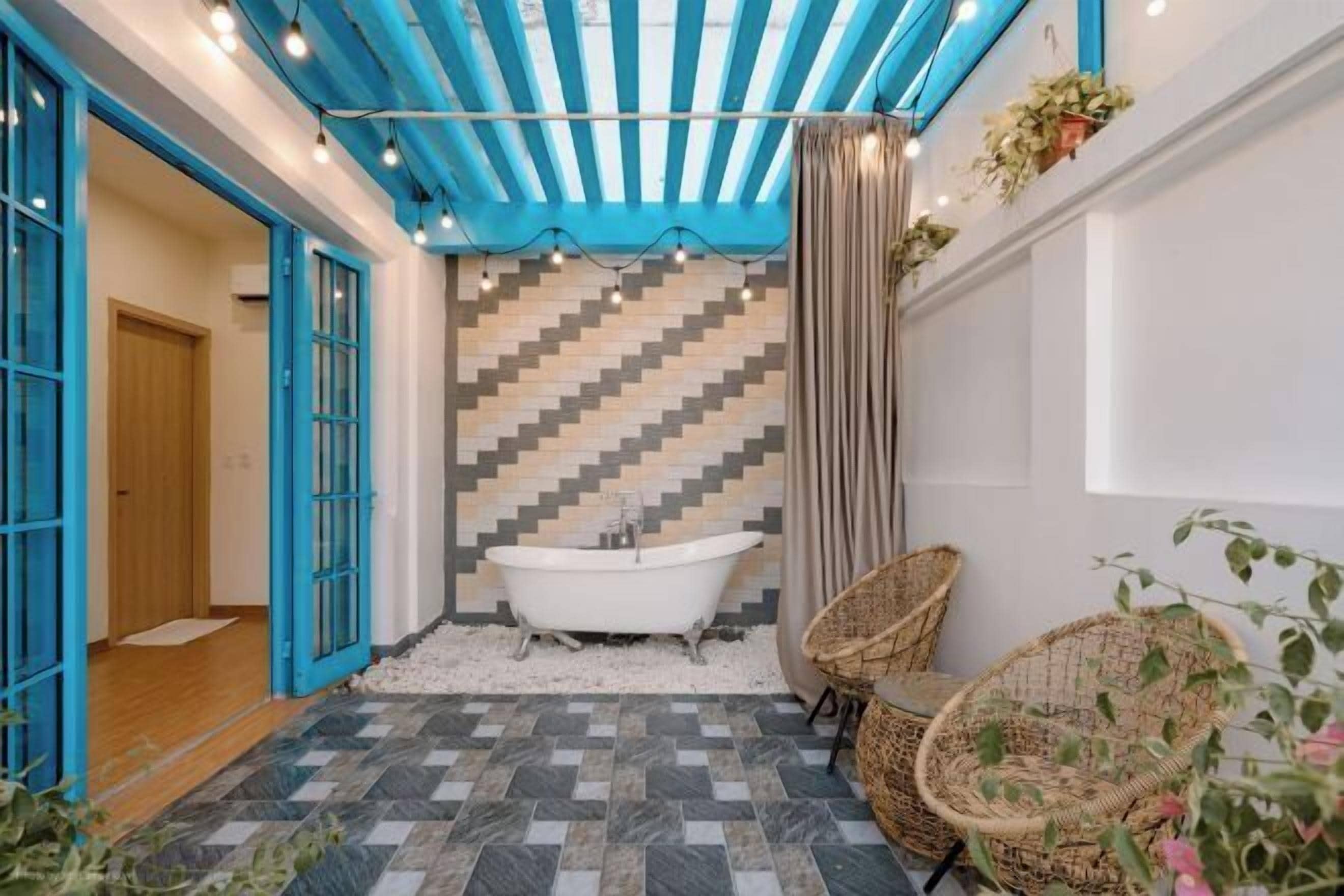 Baño | Regadera tipo lluvia, amenidades de baño gratuitas, secadora de cabello 