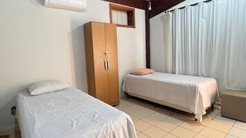 10 bedrooms, iron/ironing board, free WiFi, bed sheets