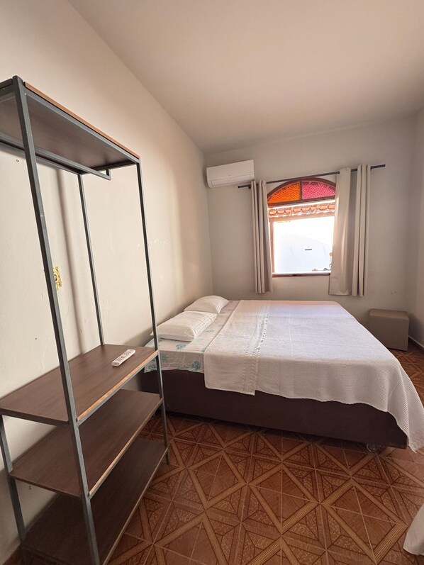 10 chambres, fer et planche à repasser, Wi-Fi gratuit, draps fournis