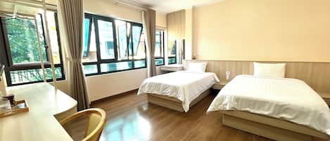 Luxury Double or Twin Room, City View | Peralatan tempat tidur premium, gebar bulu kapas, tilam berlapik