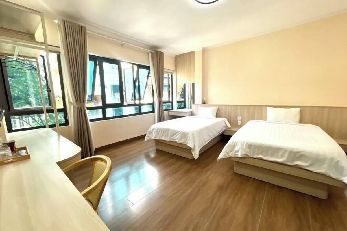 Premium bedding, down duvets, pillow-top beds, minibar