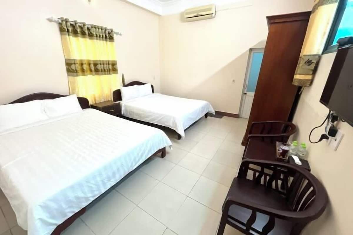 Premium bedding, down duvets, pillow-top beds, minibar