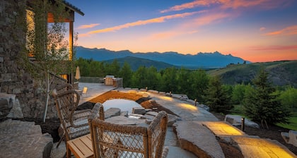 Tetonglow Jackson Hole / Hot Tub, Fire Pit & Views