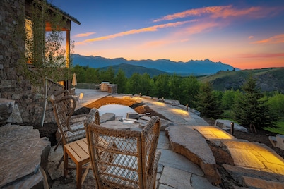 Tetonglow Jackson Hole / Hot Tub, Fire Pit & Views