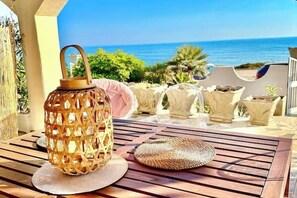 Outdoor dining - House with sea view - Punta Secca (Punta Secca)