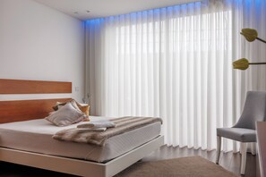 3 chambres, fer et planche à repasser, Wi-Fi, draps fournis