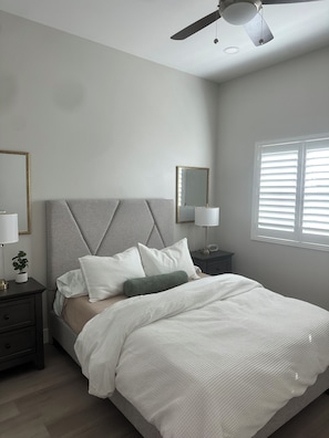 Room - BRAND NEW 2 Bedroom/ 2 Bath that sleeps 6! LOCATION, LOCATION! Gated community (Tucson)