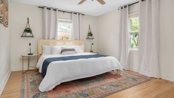 3 bedrooms, desk, iron/ironing board, travel crib